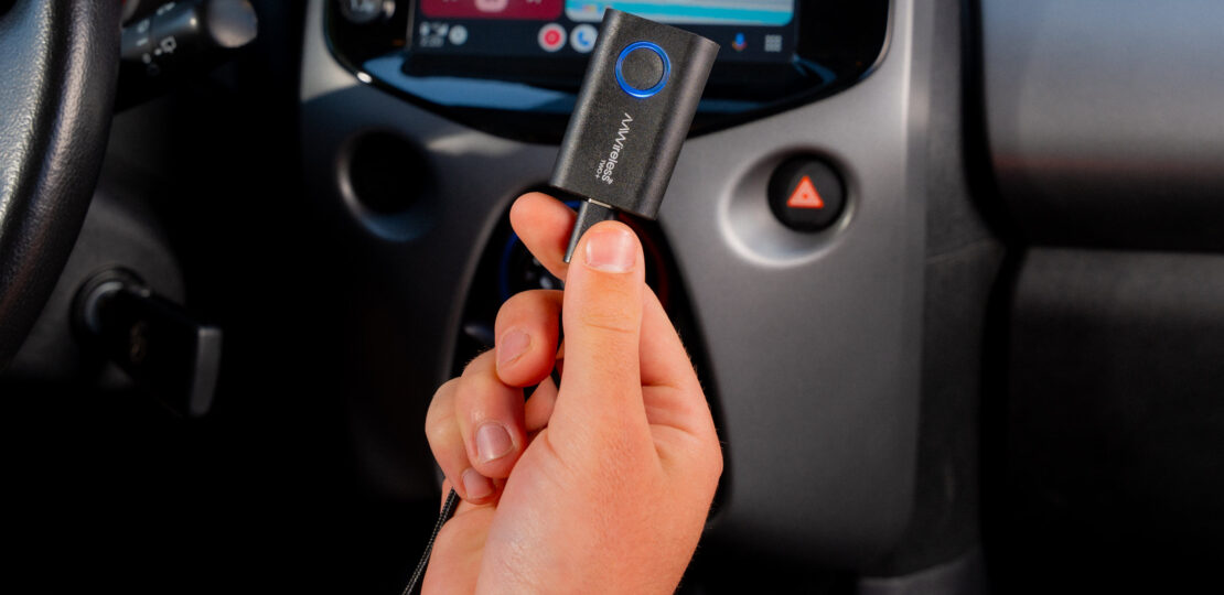 AA-Wireless-TWO-Plus-dongle-in-car.jpg