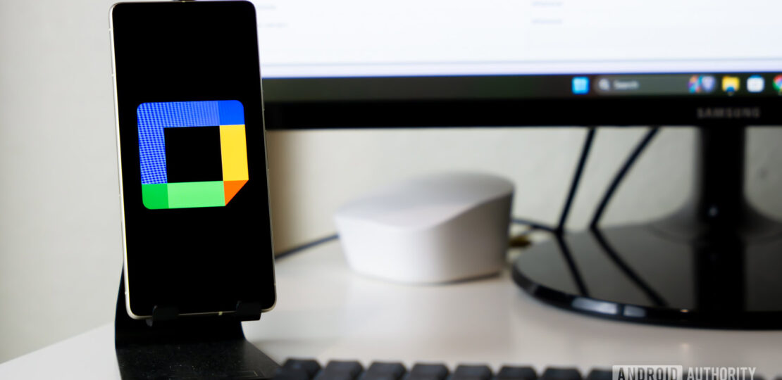 Google-Calendar-logo-on-smartphone-with-other-items-stock-photo-5.jpg
