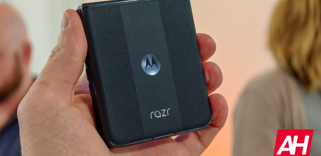 Motorola-Razr-Ultra-AM-AH-36.jpg