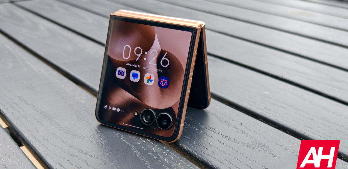 Motorola-razr-ultra-2025-review-AM-AH-19.jpg