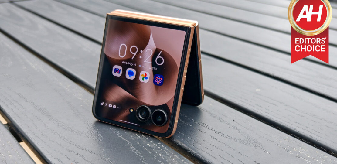 Motorola-razr-ultra-2025-review-AM-AH-23.jpg