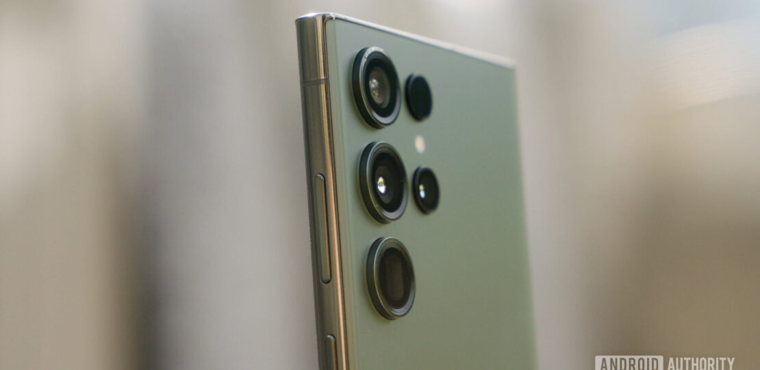 Samsung-Galaxy-S23-Ultra-Green-Rear-Cameras-Angled-View-Close-Up-scaled.jpg