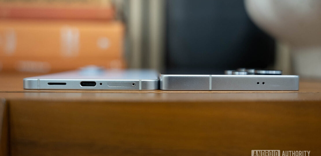 Samsung-Galaxy-S25-Edge-Thickness-compareed-to-Galaxy-S25-Ultra.jpg