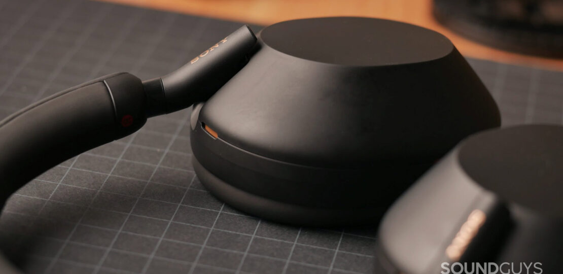 Sony-WH-1000XM5-right-earcup-scaled-1.jpg