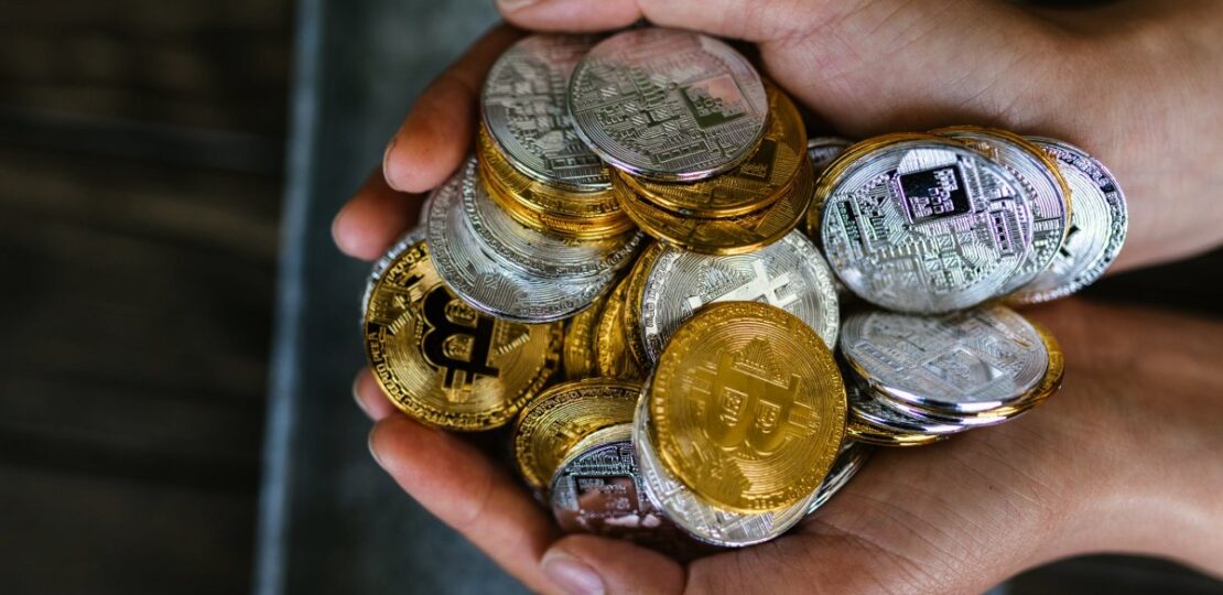 crypto_pexels_Rodnae_Productions_large_1645506207285.jpg