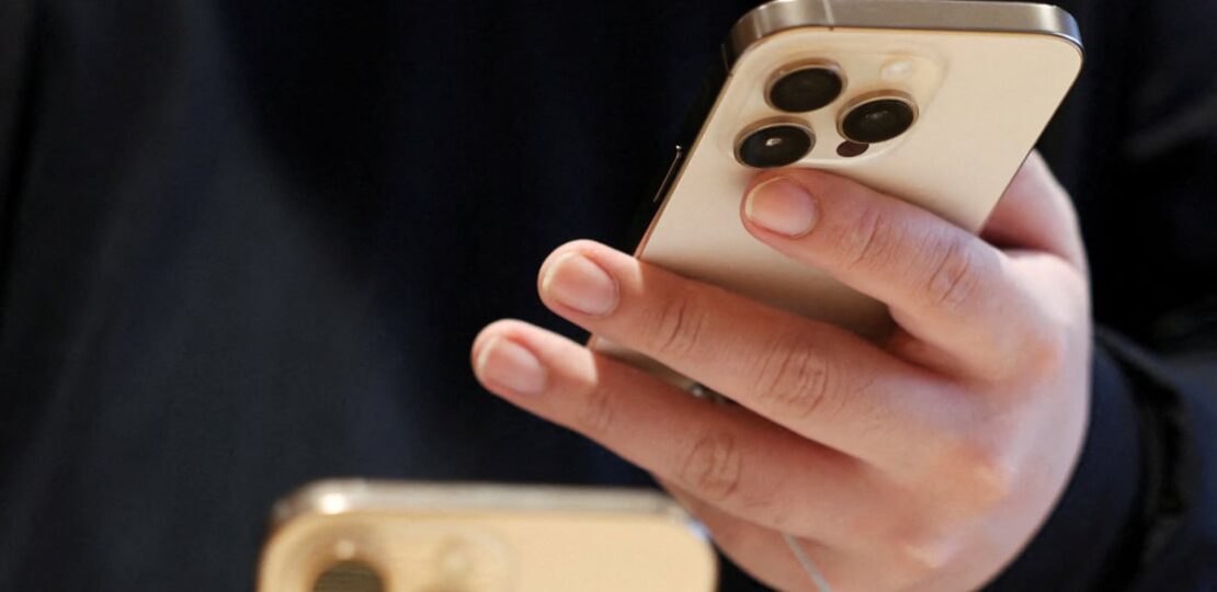 iphone_reuters_1746011269621.jpg
