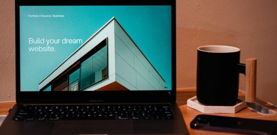 laptop_unsplash_carriza_maiquez_1747993515965.jpg