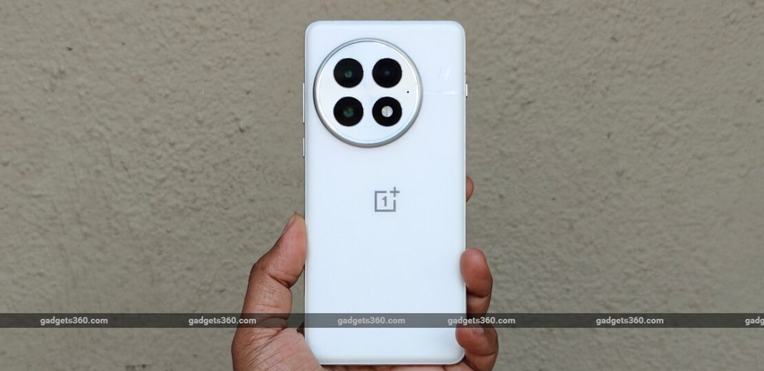 oneplus_13_main_big_gadgets_360_1736252780818.jpg