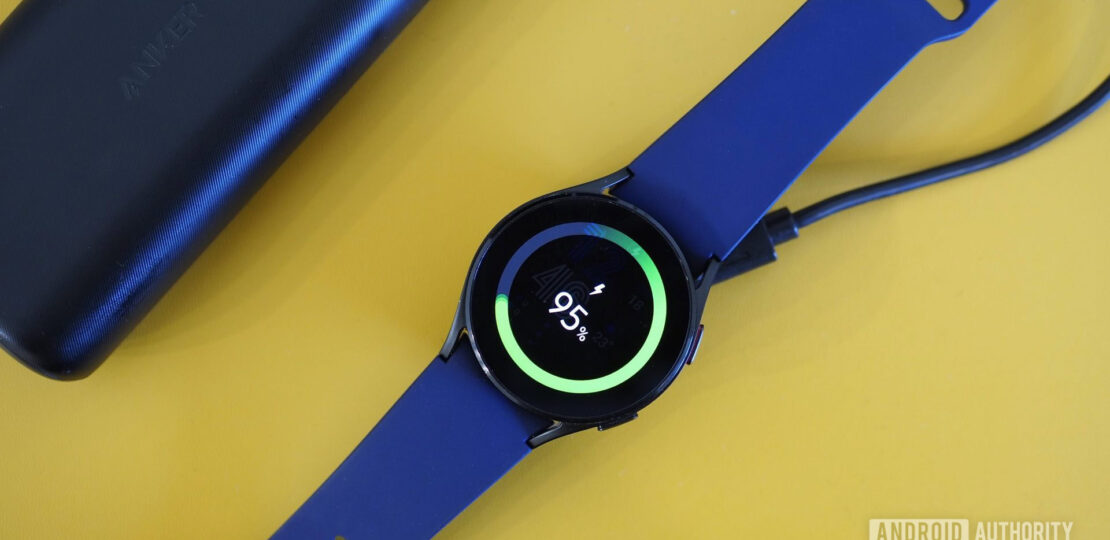 samsung-galaxy-watch-4-puck-charger-1-scaled.jpg