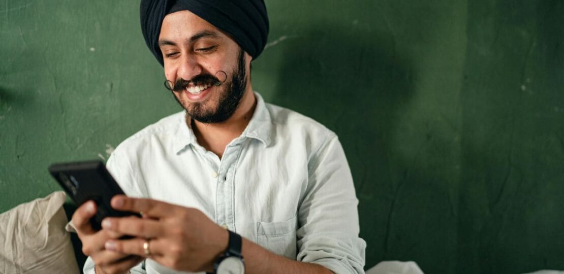 smartphone_user_ketut_subiyanto_pexels_1739795417605.jpg