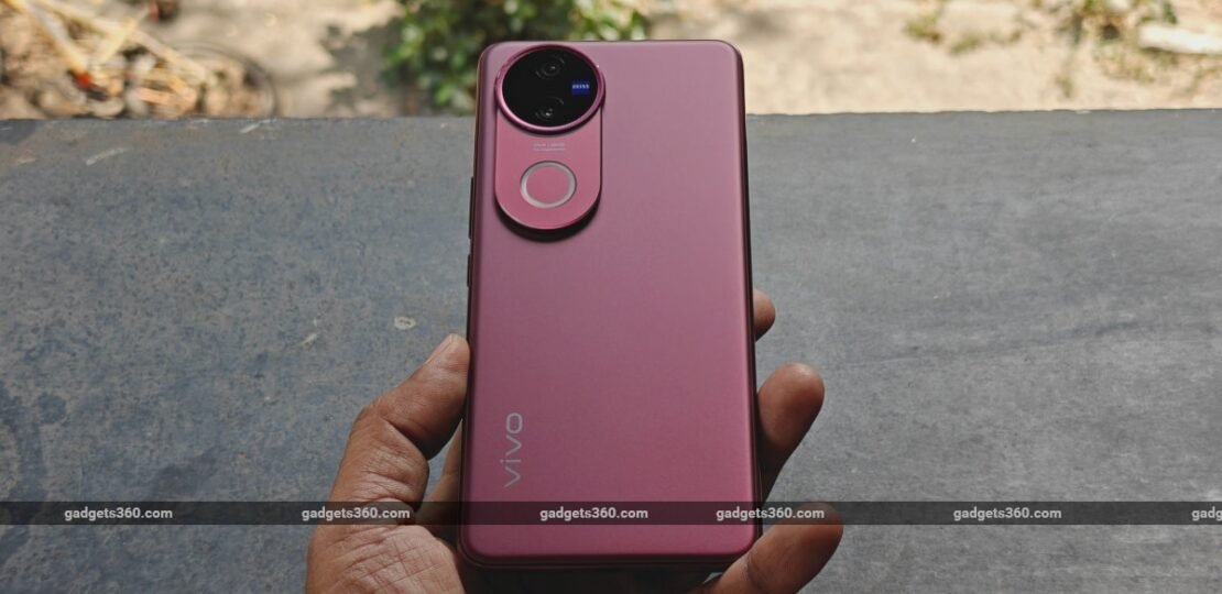 vivo_v50_design_ip69_gadgets_360_1740401573439.jpg