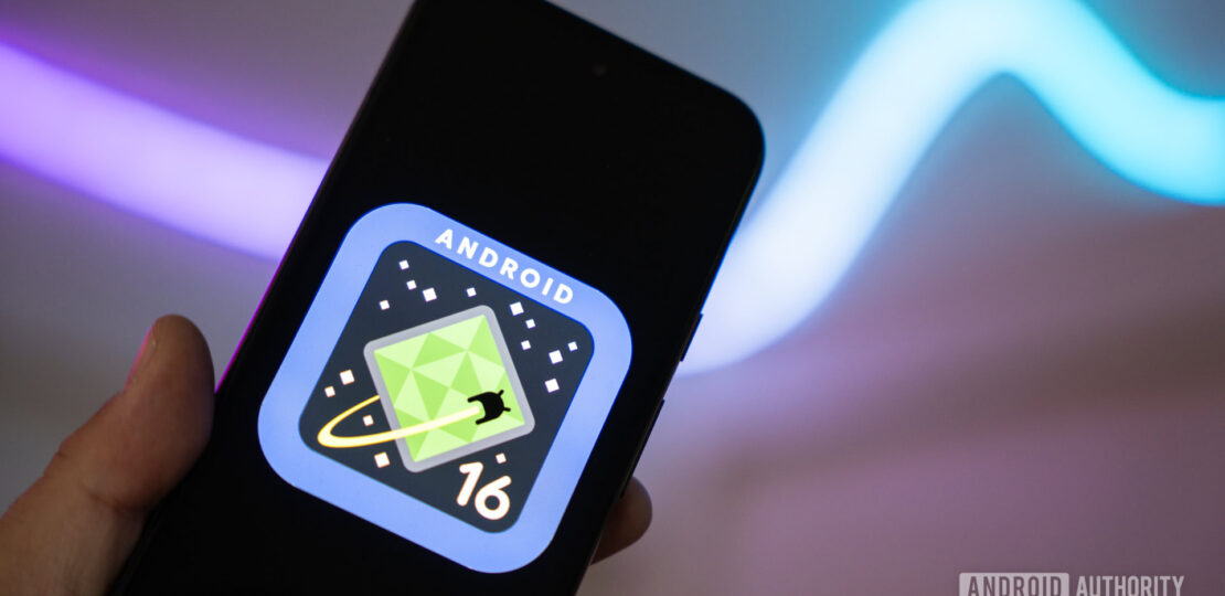 Android-16-logo-on-smartphone-11.jpg
