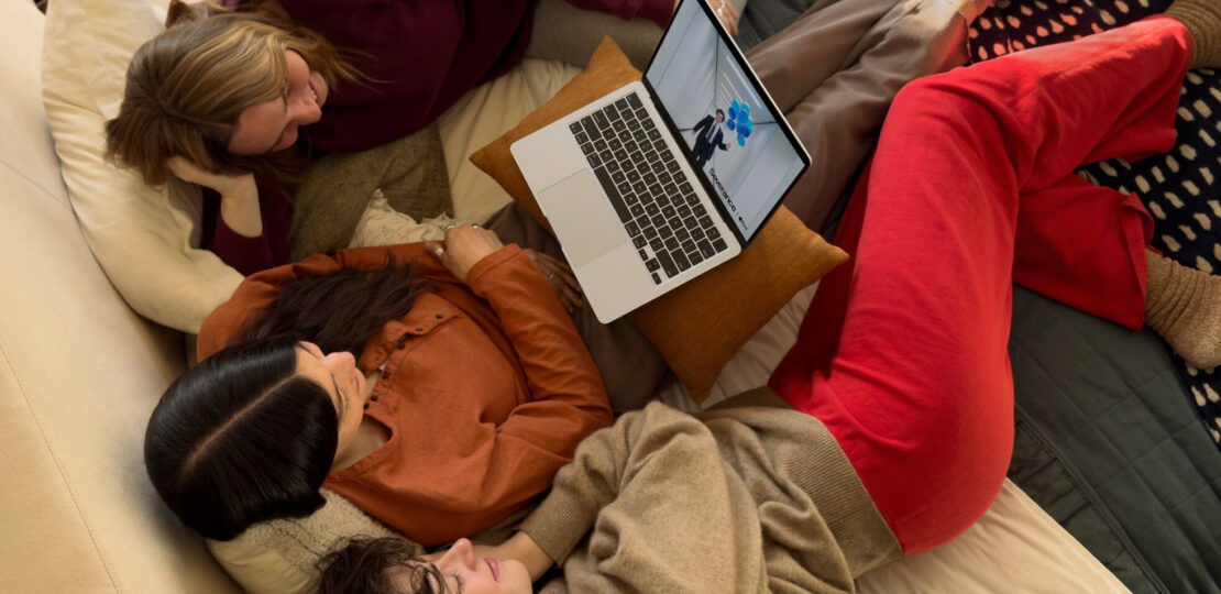 Apple-MacBook-Air-M4-enjoying-movie.jpg