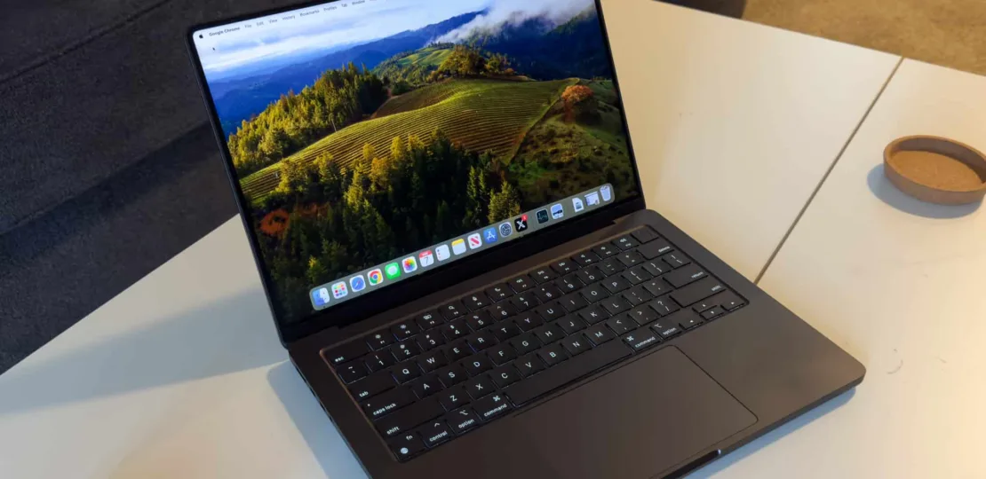 Apple-MacBook-Pro-AM-AH-1-jpg.webp.webp