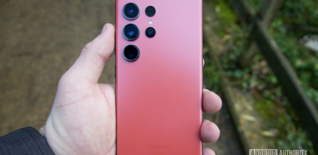 Galaxy-S23-Ultra-red-in-hand-scaled.jpg