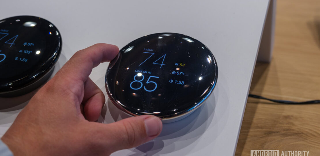 Google-Nest-Learning-Thermostat-rotating-temperature.jpg