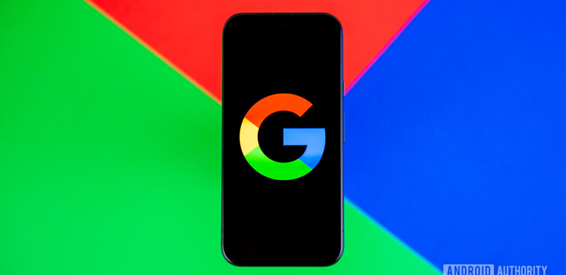Google-or-Google-Search-logo-on-smartphone-with-colorful-background-stock-photo-1.jpg