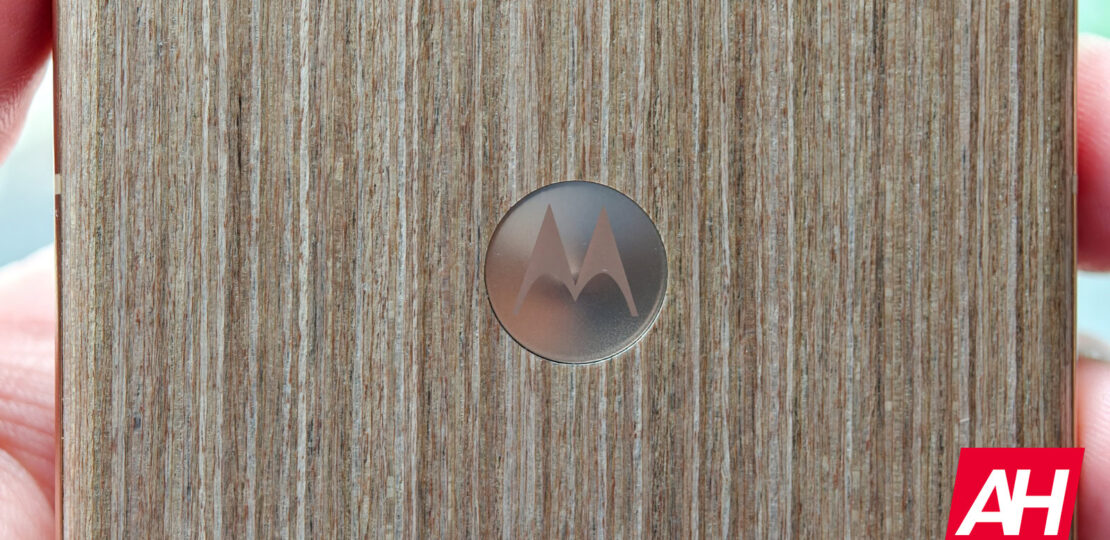 Motorola-razr-ultra-2025-review-AM-AH-02.jpg