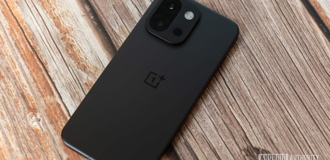 OnePlus-13s_2-scaled.jpg