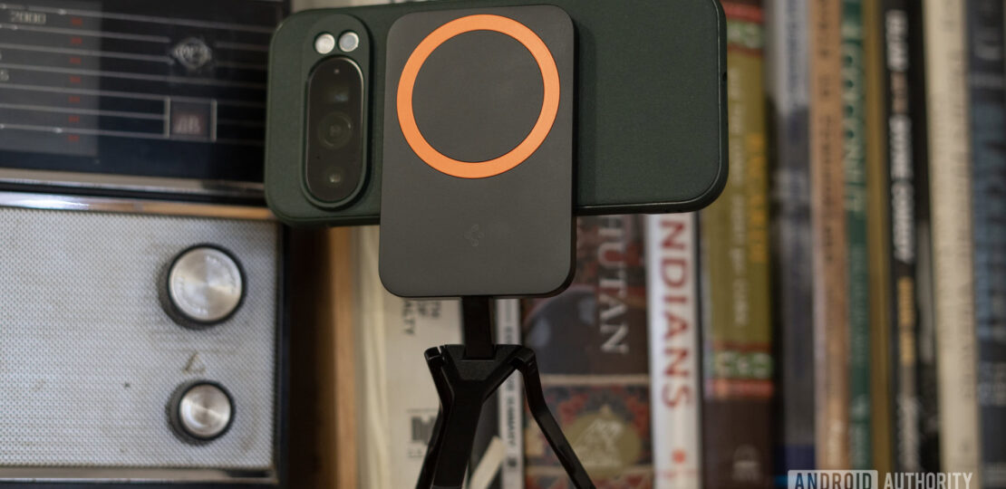 Pixel-Magsafe-Qi2-with-magsafe-tripod.jpg
