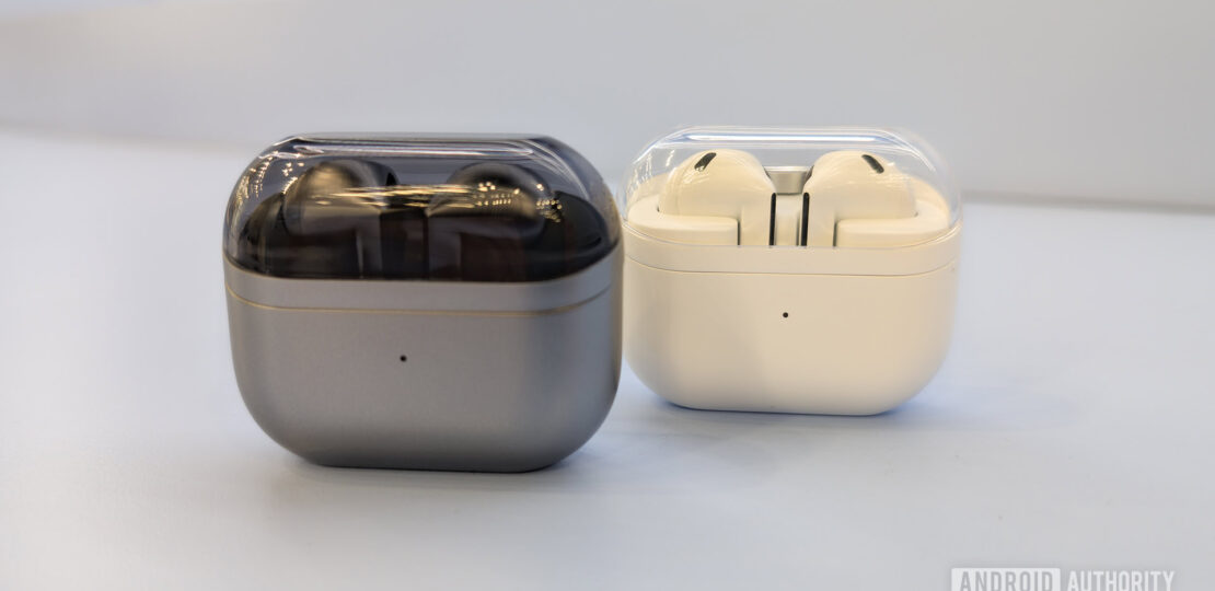 Samsung-Galaxy-Buds-3-and-Galaxy-Buds-3-Pro-Cases-with-Earbuds-Inside.jpg