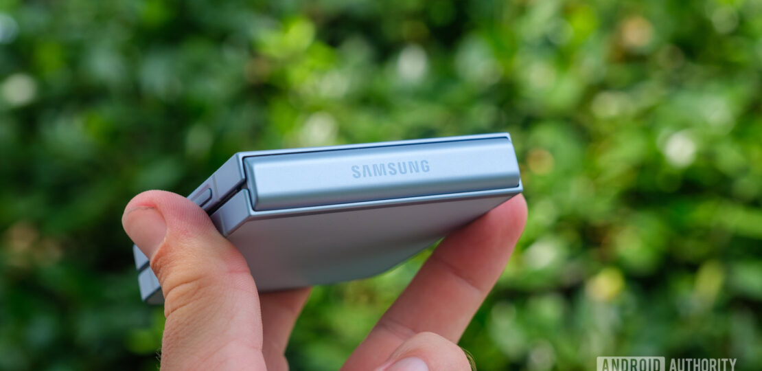 Samsung-Galaxy-Z-Flip-6-hinge.jpg