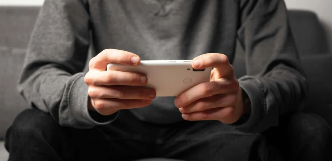 Smartphone-gaming-game-image-8934839893438934-jpg.webp.webp
