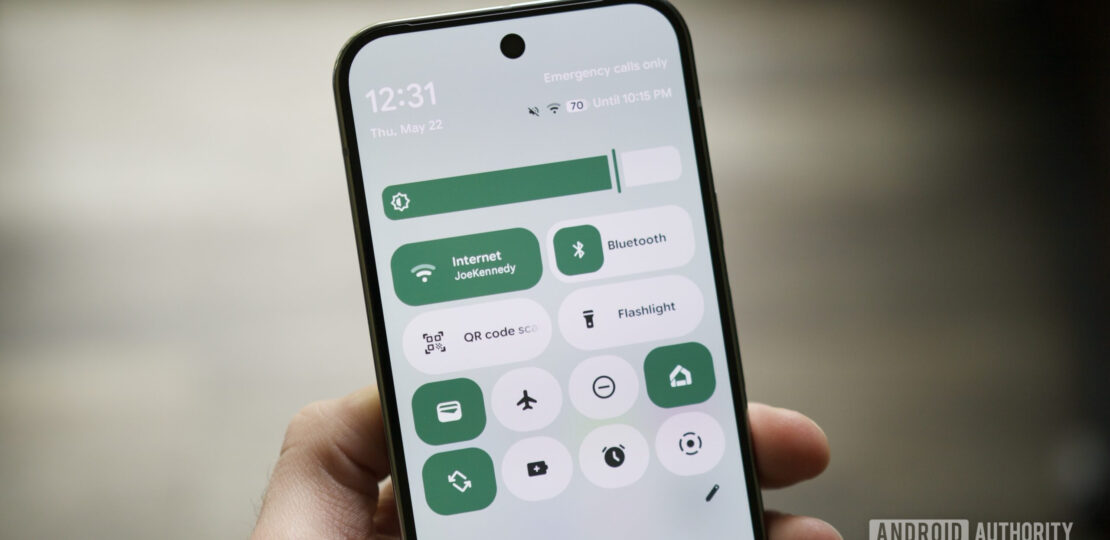 android-16-qpr1-beta-quick-settings-redesign-small-icons-scaled.jpg
