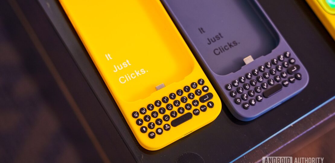 clicks-keyboard-close-up-on-keys.jpg