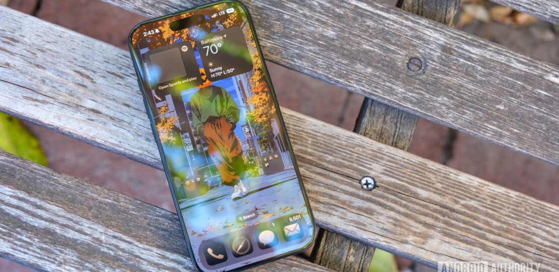 iPhone-16-Pro-home-screen-lying-down.jpg