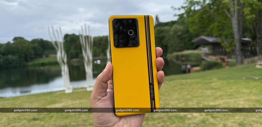 realme-gt7t-rear-review12_1749123776188.jpg