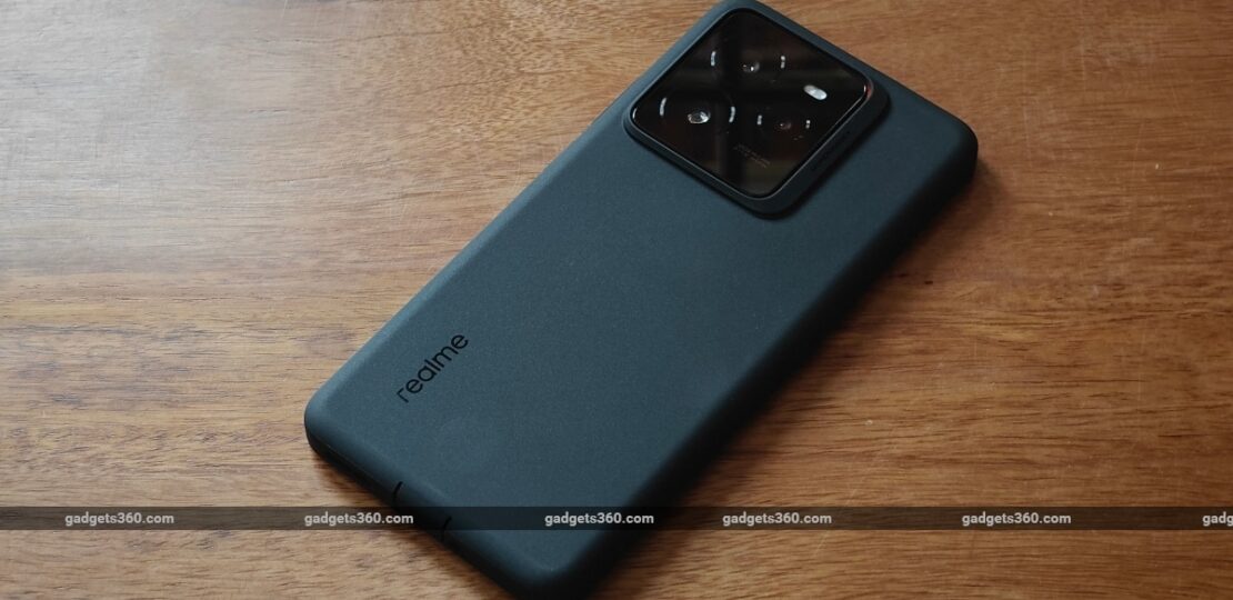 realme_gt_7_pro_review_premium_case_gadgets_360_1732624898200.jpg