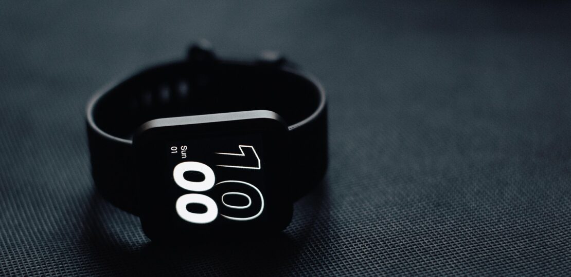 smartwatch-image-8243958349583.jpg