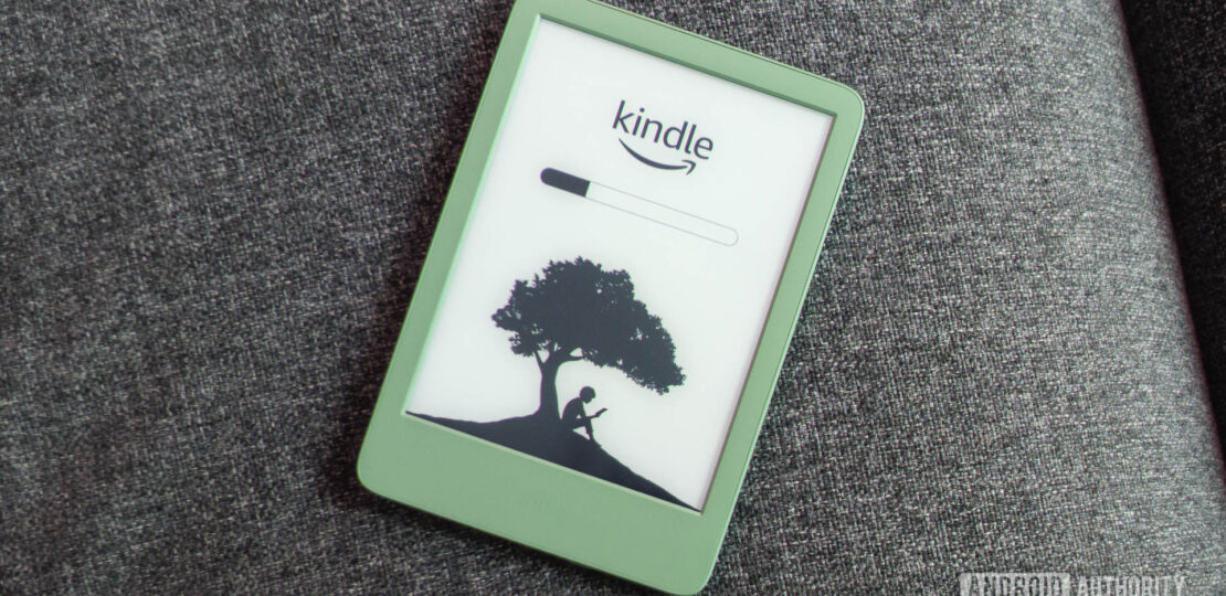 2024-Amazon-Kindle-on-coach-with-loading-screen-3-of-8.jpg