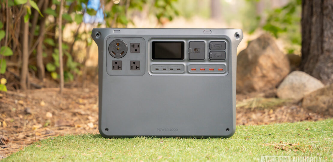 DJI-Power-2000-Portable-Power-Station-02.jpg