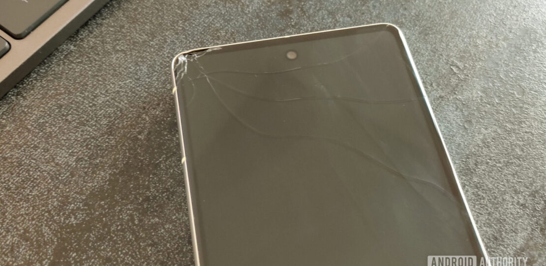 Pixel-7-broken-screen-scaled.jpg