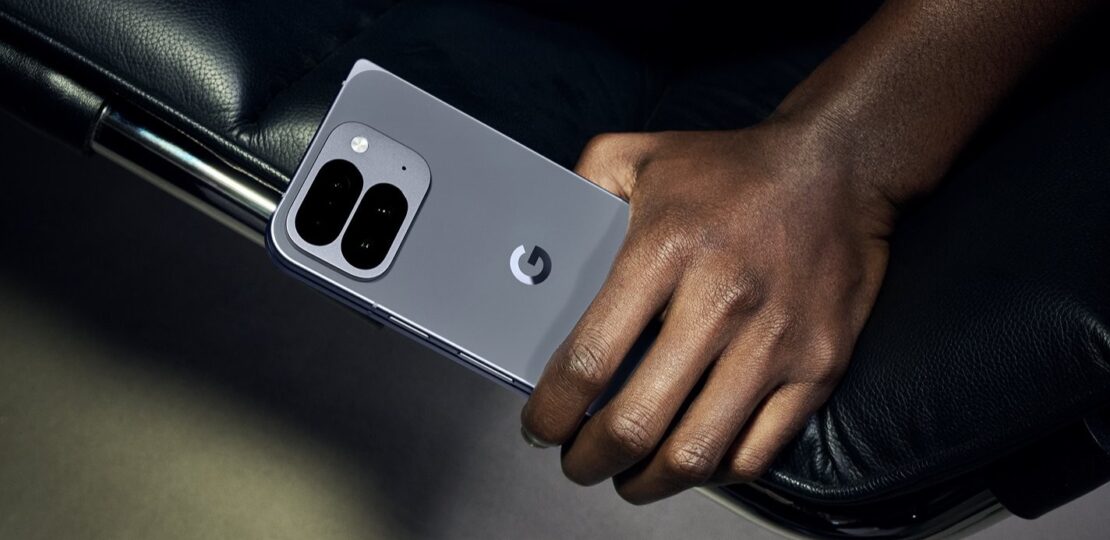Google-Pixel-10-Pro-Fold-lifestyle-leak-15.jpg