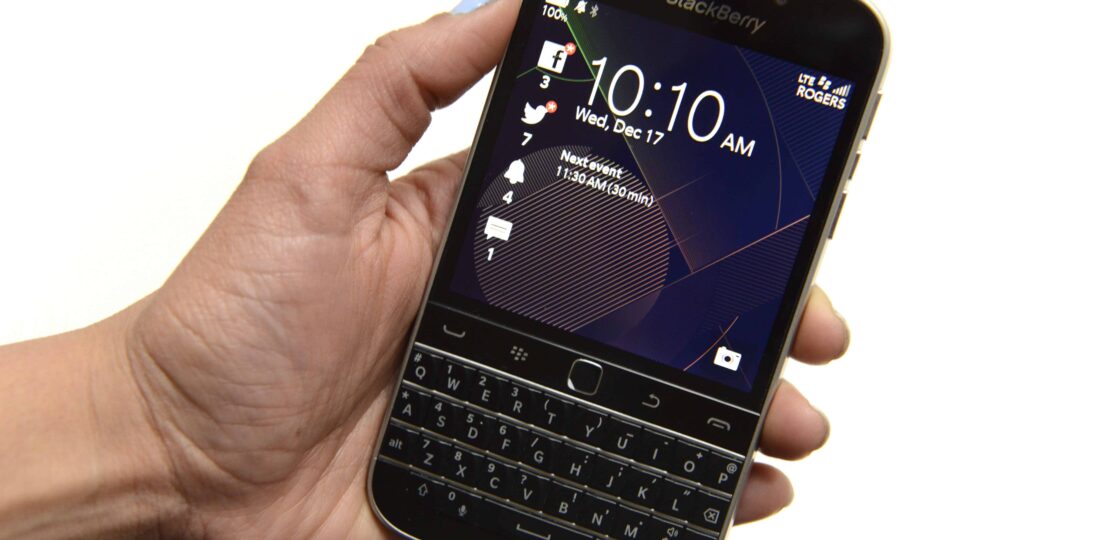 blackberry_classic_launch_20141217.jpg